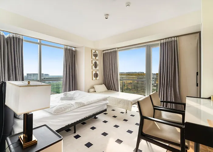 Apartment Elegant 2br View Near Of Dreams, Okada, Solaire, Parqal, Ayala Malls, Moa, And Airport Manila